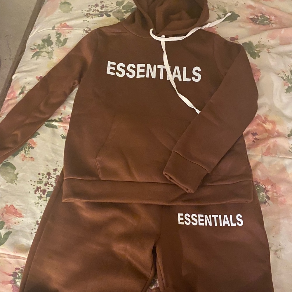 Girls sweatsuit. New never wore